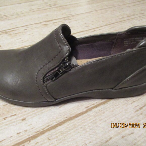 New Brown Loafers, Studio Works Brand - Ladies Size 6M - Picture 5 of 6